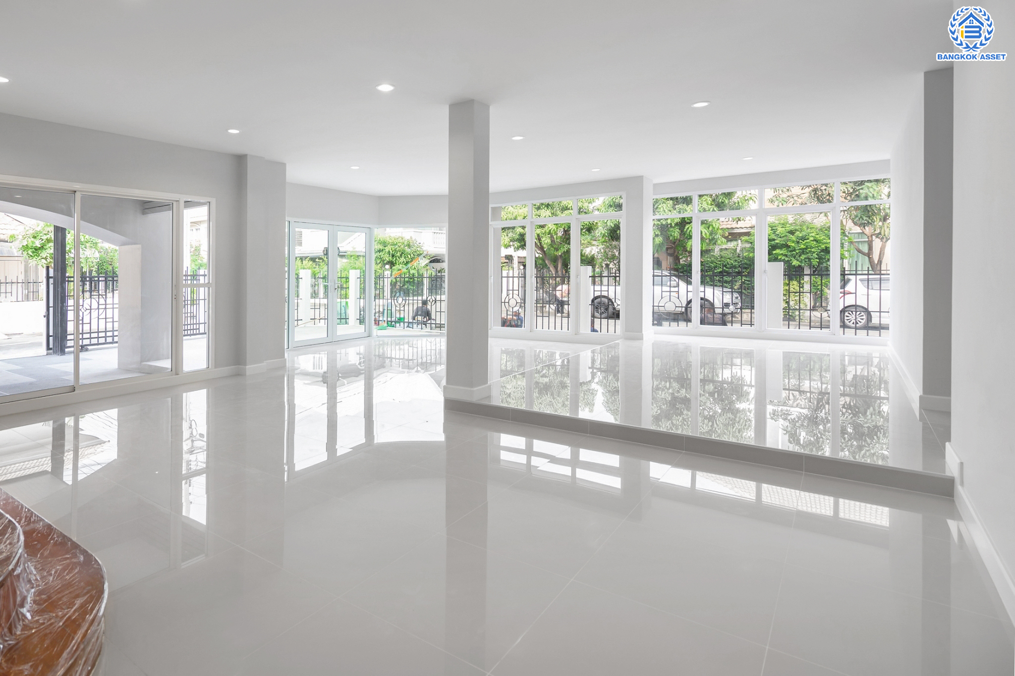 บ้านมือสองตกแต่งใหม่ ม.รัชชา2 บางใหญ่ บ้านเดี่ยว หลังมุม เนื้อที่ 59 ตร.ว. ฟังก์ชัน 4 ห้องนอน 3 ห้องน้ำ จอดรถได้ 2 คัน บนทำเลเชื่อมต่อถ.กาญจนาภิเษก ใกล้เซ็นทรัลเวสต์เกต ทางด่วน "กาญจนาภิเษก" และรถไฟฟ้าสายสีม่วง "สถานีตลาดบางใหญ่"